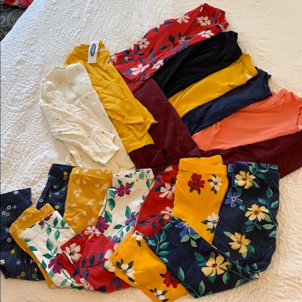 Old navy lot size 3t- 15 garments.